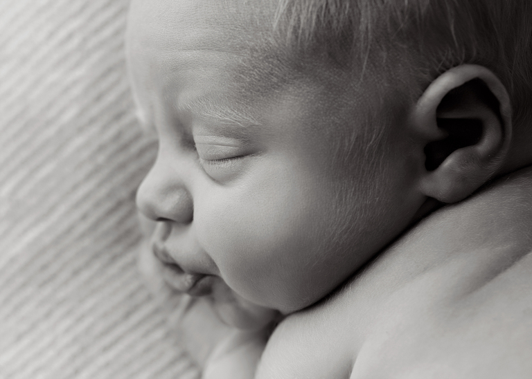 Toowoomba Newborn Photographer 4